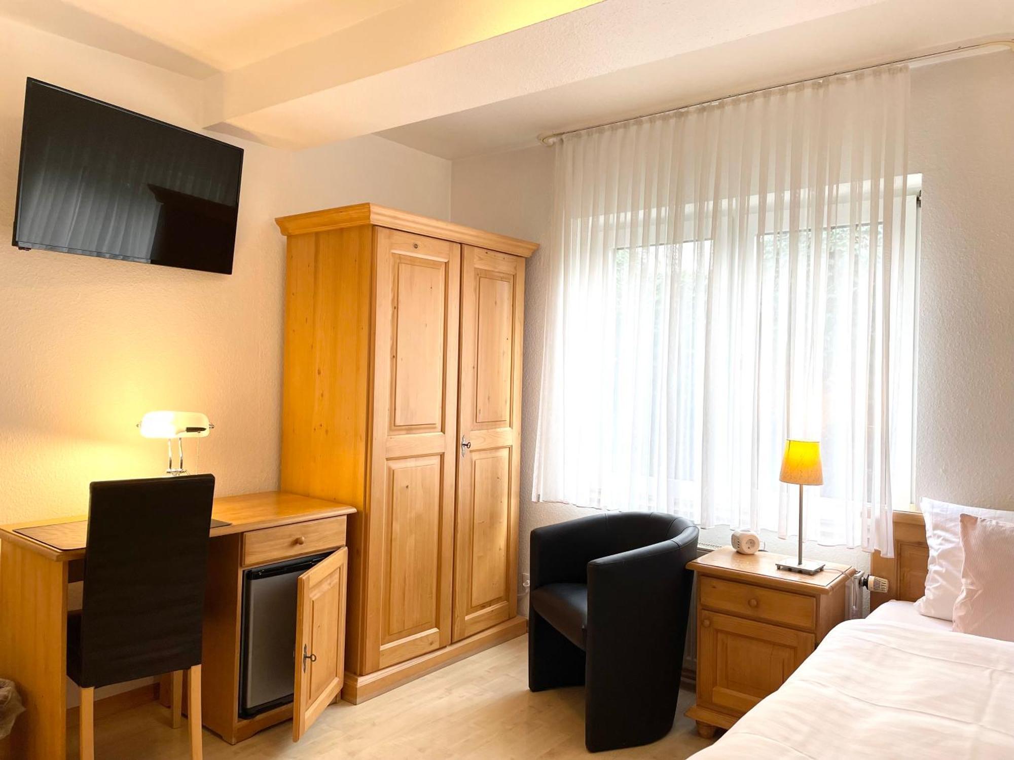 Hotel-Pension Hommen โคเบลนซ์ ภายนอก รูปภาพ